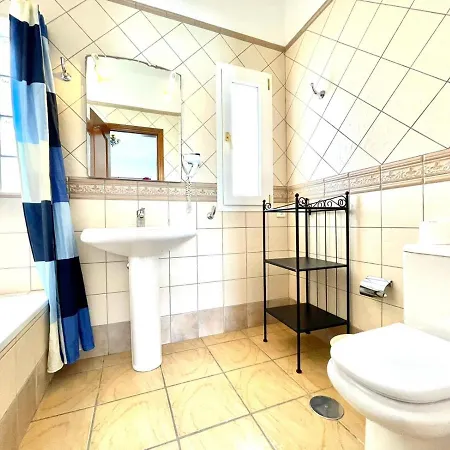 Estupenda Con Piscina Privada Y Wifi En Пуэрто-Калеро