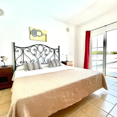 Estupenda Con Piscina Privada Y Wifi En Вилла
