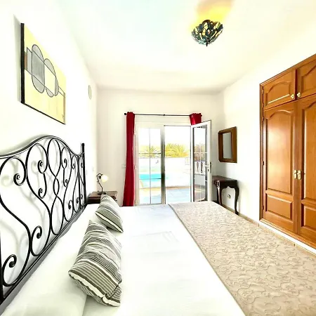 Villa Estupenda Con Piscina Privada Y Wifi En