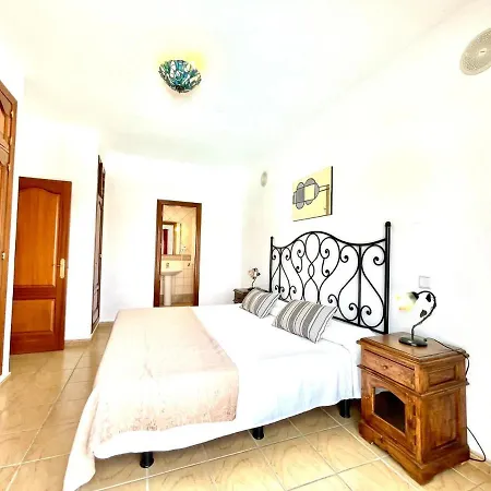 Estupenda Con Piscina Privada Y Wifi En Villa