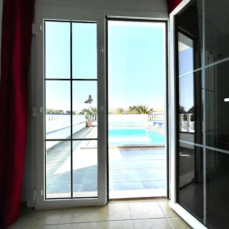 Estupenda Con Piscina Privada Y Wifi En Puerto Calero