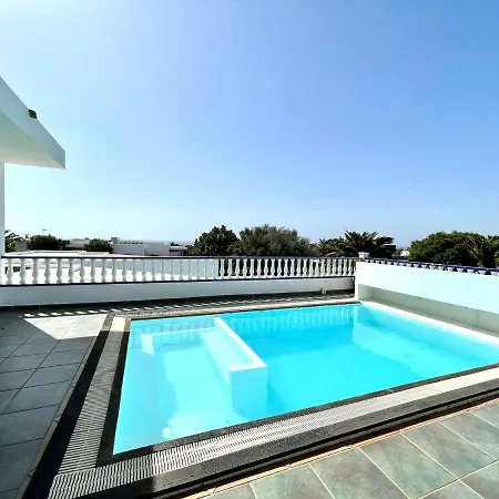 Estupenda Con Piscina Privada Y Wifi En Puerto Calero