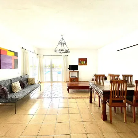 Villa Estupenda Con Piscina Privada Y Wifi En