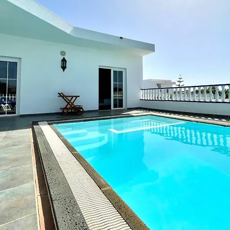 Estupenda Con Piscina Privada Y Wifi En Villa *