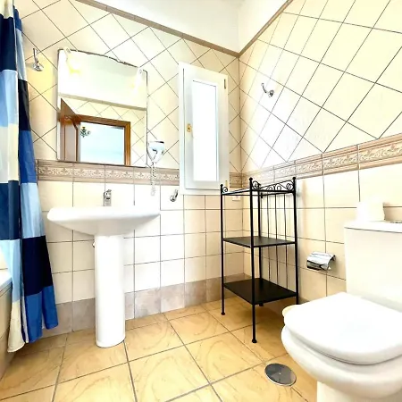 Villa Estupenda Con Piscina Privada Y Wifi En Puerto Calero