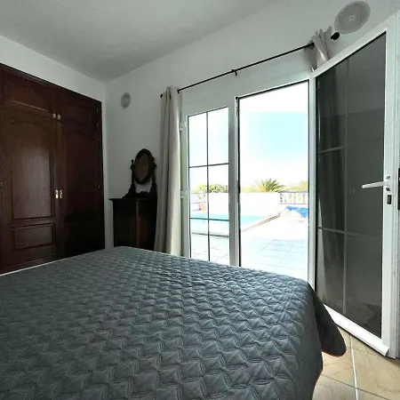 Estupenda Con Piscina Privada Y Wifi En Puerto Calero