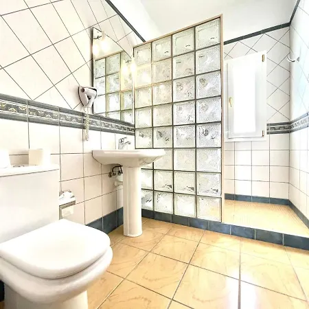 Villa Estupenda Con Piscina Privada Y Wifi En Puerto Calero